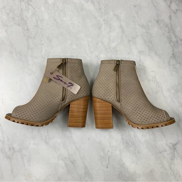 Seven7: Ashbury Stone Moto Biker Chunky Heel Peep Toe Ankle Boots Booties 6 NWT - Picture 2 of 8